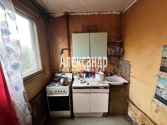 Продам трехкомнатную (3-комн.) квартиру, Петергофское ш, 1к1, Санкт-Петербург г