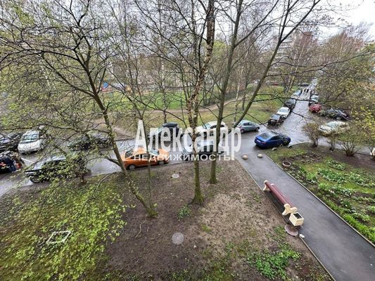 Продам трехкомнатную (3-комн.) квартиру, Петергофское ш, 1к1, Санкт-Петербург г