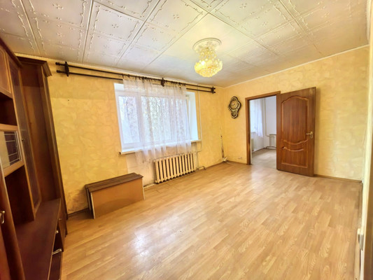 Продам трехкомнатную (3-комн.) квартиру, им А.Маркова мкр, 24, Дмитров г