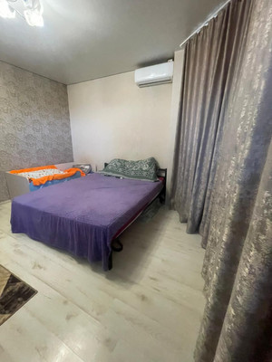 Продам однокомнатную (1-комн.) квартиру, Огородная ул, 84/1к1, Батайск г