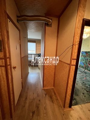 Продам трехкомнатную (3-комн.) квартиру, Сиреневый б-р, 8к1, Санкт-Петербург г