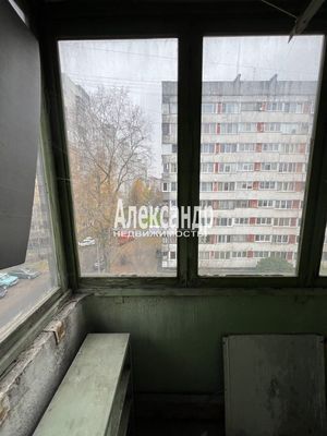 Продам трехкомнатную (3-комн.) квартиру, Сиреневый б-р, 8к1, Санкт-Петербург г