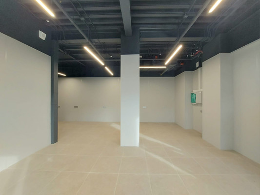 Сдам торговое помещение 581 м2, Шахово д