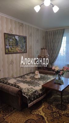 Продам однокомнатную (1-комн.) квартиру, Шоссейная ул, 37, Петровское п