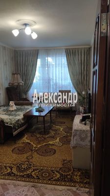 Продам однокомнатную (1-комн.) квартиру, Шоссейная ул, 37, Петровское п