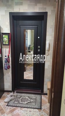 Продам однокомнатную (1-комн.) квартиру, Шоссейная ул, 37, Петровское п