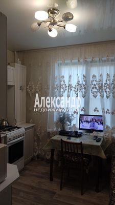 Продам однокомнатную (1-комн.) квартиру, Шоссейная ул, 37, Петровское п