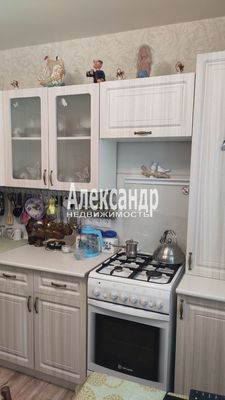 Продам однокомнатную (1-комн.) квартиру, Шоссейная ул, 37, Петровское п