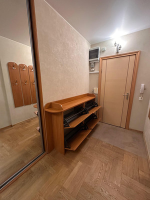 Продам многокомнатную квартиру, Маршала Захарова ул, 6к3, Москва г