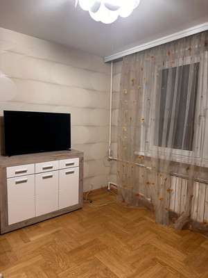 Продам многокомнатную квартиру, Маршала Захарова ул, 6к3, Москва г