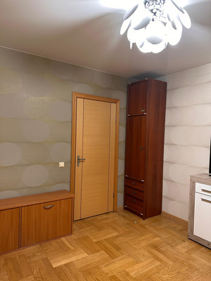 Продам многокомнатную квартиру, Маршала Захарова ул, 6к3, Москва г