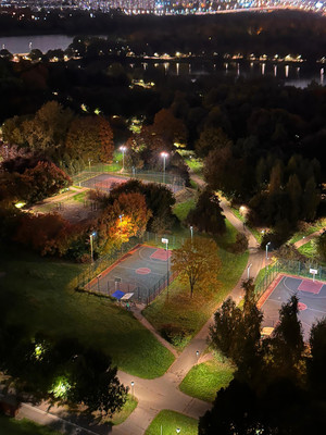 Продам многокомнатную квартиру, Маршала Захарова ул, 6к3, Москва г