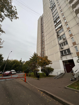 Продам многокомнатную квартиру, Маршала Захарова ул, 6к3, Москва г