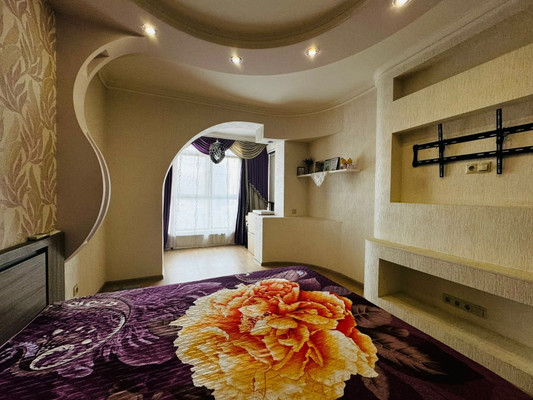 Продам трехкомнатную (3-комн.) квартиру, им. Достоевского ул, 84к1, Краснодар г