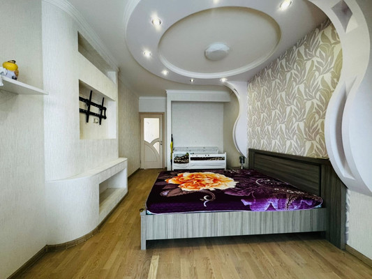 Продам трехкомнатную (3-комн.) квартиру, им. Достоевского ул, 84к1, Краснодар г