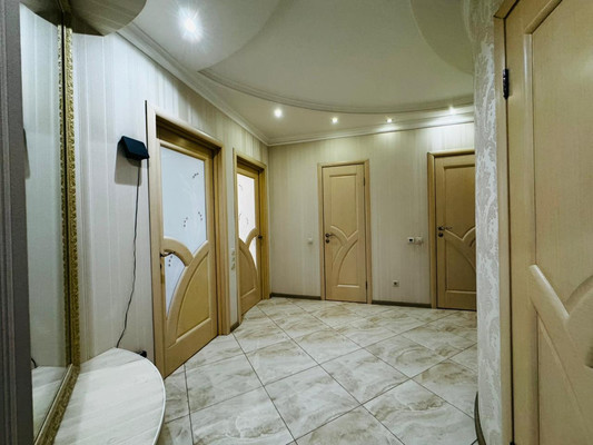 Продам трехкомнатную (3-комн.) квартиру, им. Достоевского ул, 84к1, Краснодар г