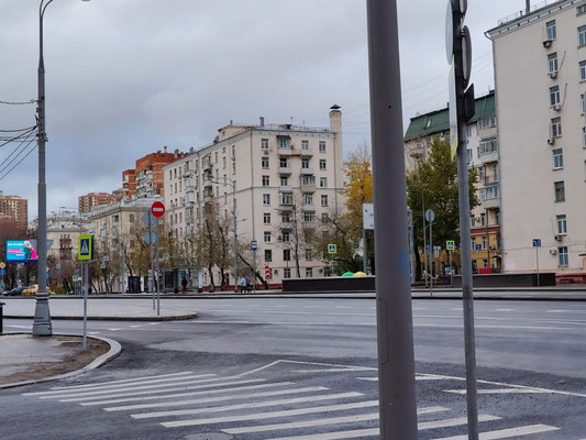 Продам трехкомнатную (3-комн.) квартиру, Трофимова ул, 13, Москва г