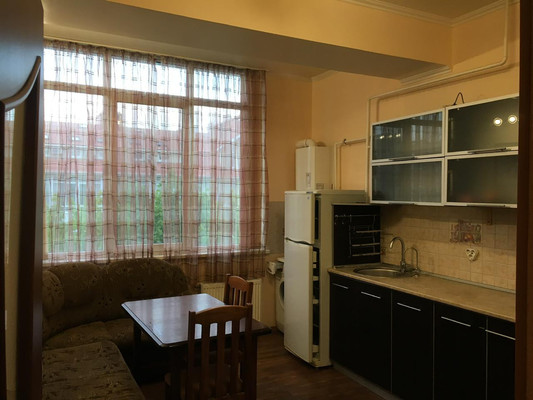 Продам однокомнатную (1-комн.) квартиру, Луговая ул, 4к2, Симферополь г