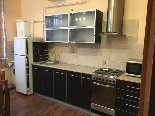 Продам однокомнатную (1-комн.) квартиру, Луговая ул, 4к2, Симферополь г