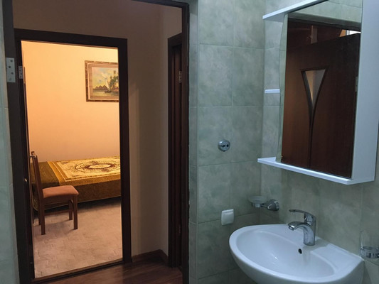 Продам однокомнатную (1-комн.) квартиру, Луговая ул, 4к2, Симферополь г