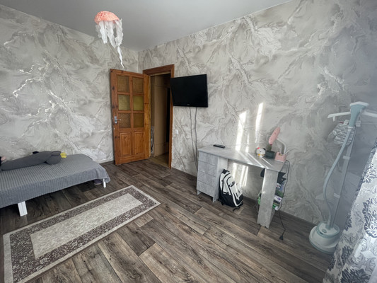 Продам двухкомнатную (2-комн.) квартиру, Балаклавская ул, 63, Симферополь г