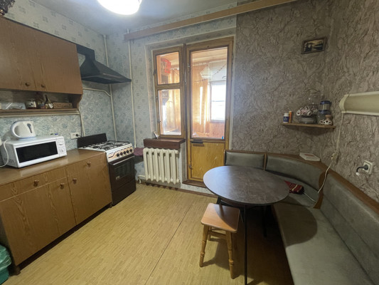 Продам двухкомнатную (2-комн.) квартиру, Балаклавская ул, 63, Симферополь г