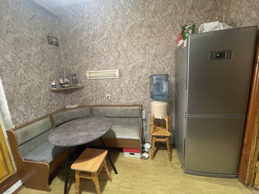 Продам двухкомнатную (2-комн.) квартиру, Балаклавская ул, 63, Симферополь г