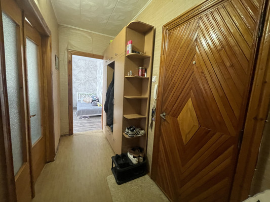 Продам двухкомнатную (2-комн.) квартиру, Балаклавская ул, 63, Симферополь г