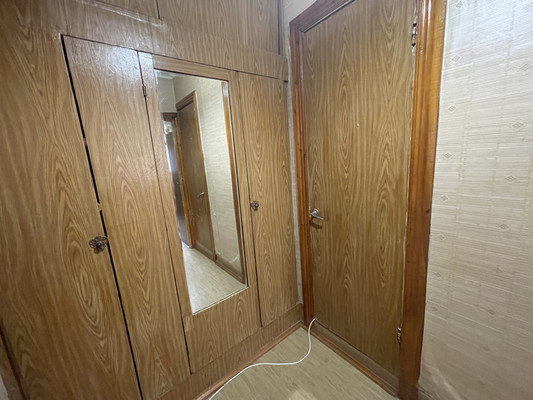 Продам двухкомнатную (2-комн.) квартиру, Балаклавская ул, 63, Симферополь г