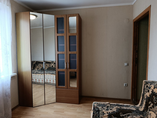 Продам трехкомнатную (3-комн.) квартиру, им. 40-летия Победы ул, 35к2, Краснодар г