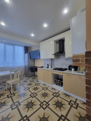 Продам двухкомнатную (2-комн.) квартиру, Шаумяна ул, 24, Хлебороб с