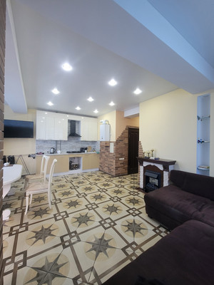 Продам двухкомнатную (2-комн.) квартиру, Шаумяна ул, 24, Хлебороб с