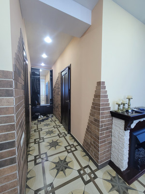 Продам двухкомнатную (2-комн.) квартиру, Шаумяна ул, 24, Хлебороб с