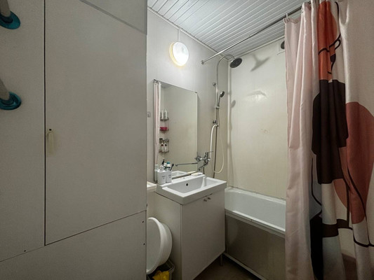 Продам однокомнатную (1-комн.) квартиру, Вертолётчиков ул, 9к1, Москва г