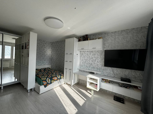 Продам однокомнатную (1-комн.) квартиру, Вертолётчиков ул, 9к1, Москва г