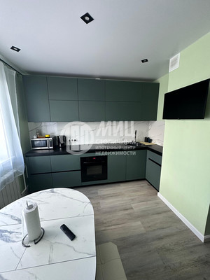 Продам трехкомнатную (3-комн.) квартиру, Варшавское ш, 143к2, Москва г