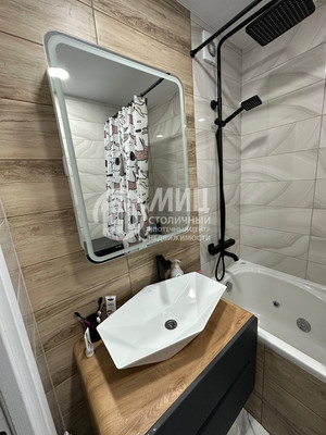 Продам трехкомнатную (3-комн.) квартиру, Варшавское ш, 143к2, Москва г