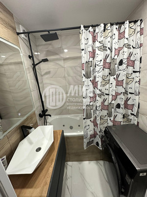 Продам трехкомнатную (3-комн.) квартиру, Варшавское ш, 143к2, Москва г