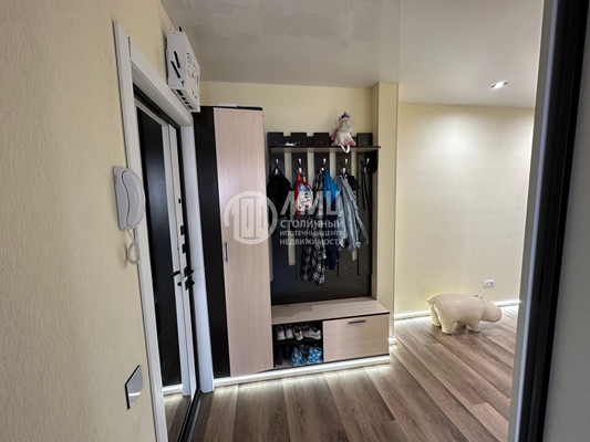 Продам трехкомнатную (3-комн.) квартиру, Варшавское ш, 143к2, Москва г