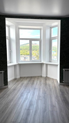 Продам трехкомнатную (3-комн.) квартиру, Горького ул, 2, Октябрьский г