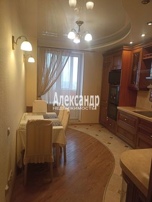 Продам трехкомнатную (3-комн.) квартиру, Варшавская ул, 59, Санкт-Петербург г