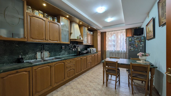 Продам многокомнатную квартиру, 4-я Железнодорожная ул, 50, Иркутск г