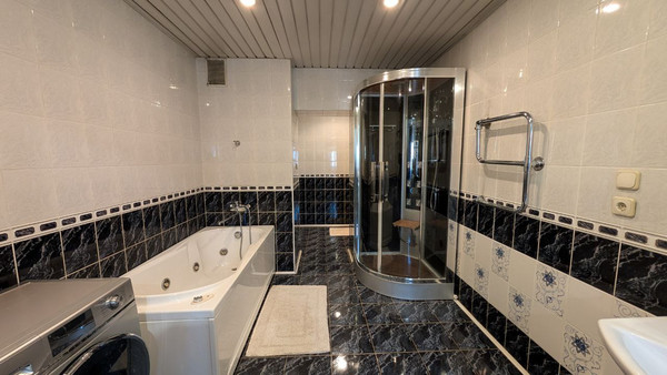 Продам многокомнатную квартиру, 4-я Железнодорожная ул, 50, Иркутск г