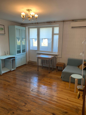 Продам однокомнатную (1-комн.) квартиру, Ларионова ул, 42кБ, Симферополь г