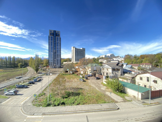 Продам трехкомнатную (3-комн.) квартиру, Кешокова ул, 1ка, Нальчик г