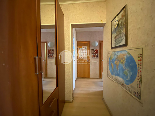 Продам трехкомнатную (3-комн.) квартиру, Осенний б-р, 2, Москва г