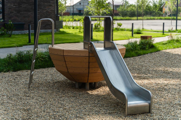 Продам трехкомнатную (3-комн.) квартиру, им. генерала Корнилова ул, 14к1, Краснодар г