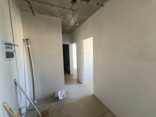 Продам трехкомнатную (3-комн.) квартиру, им. генерала Корнилова ул, 14к1, Краснодар г