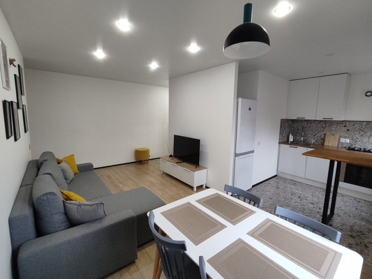 Продам трехкомнатную (3-комн.) квартиру, Розважа ул, 13, Великий Новгород г