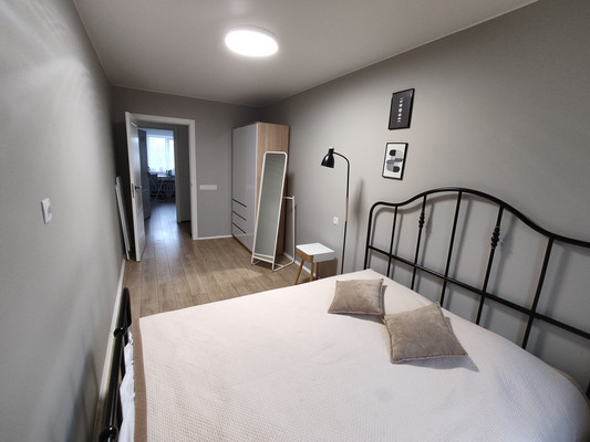 Продам трехкомнатную (3-комн.) квартиру, Розважа ул, 13, Великий Новгород г